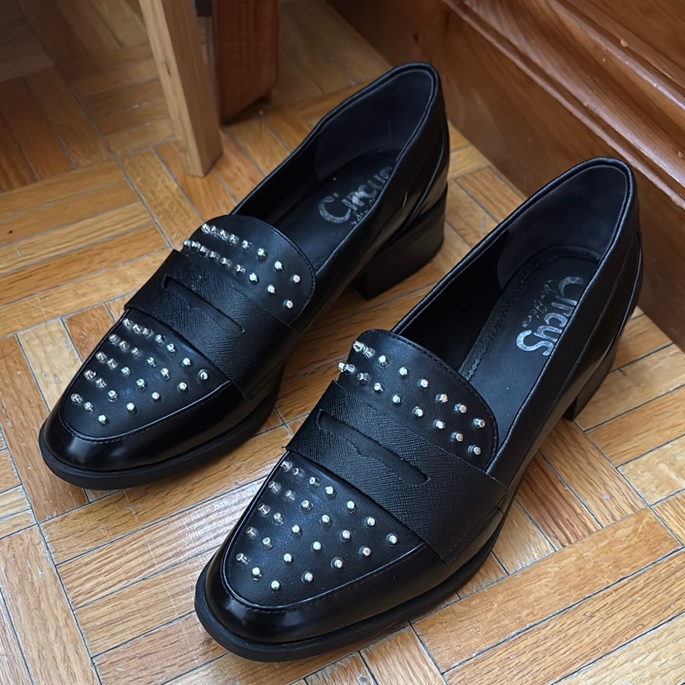 Brand New Sam Edelman Chic Black Studded Loafers women’s 7.5